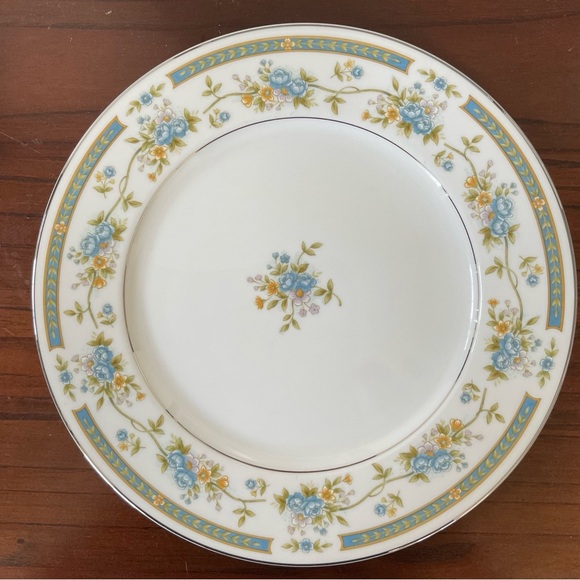 Four Crown China Other - Four Crown China Barclay 519 dinner plate